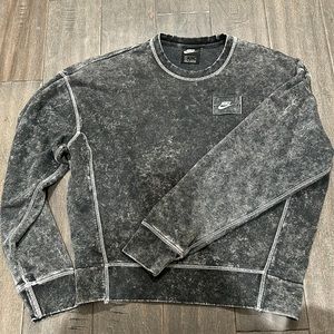 Women’s sweatshirt